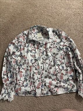 Avara Floral Button-Up Shirt with Lace Cuffs NWT